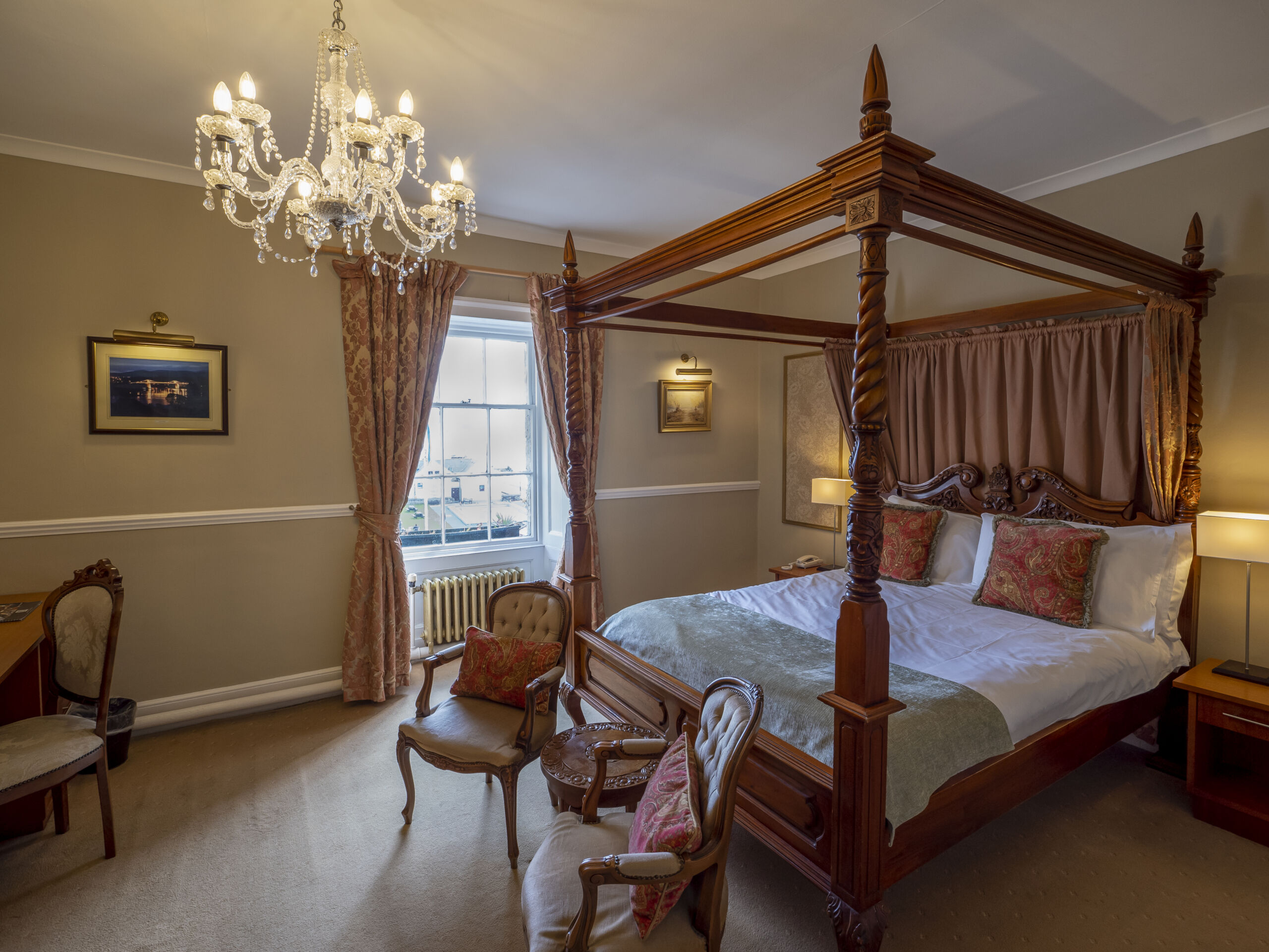 Sea View Four Poster - The Bulkeley Hotel